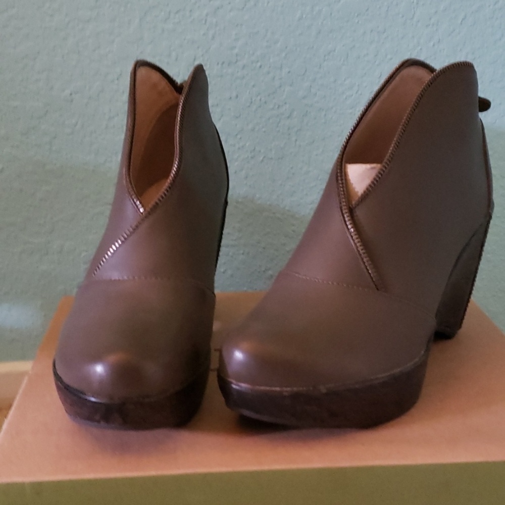 Jambu Indigo Taupe Boots